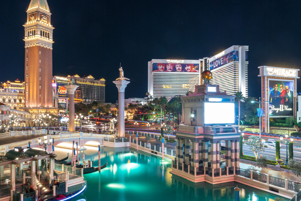 water themed attractions in las vegas